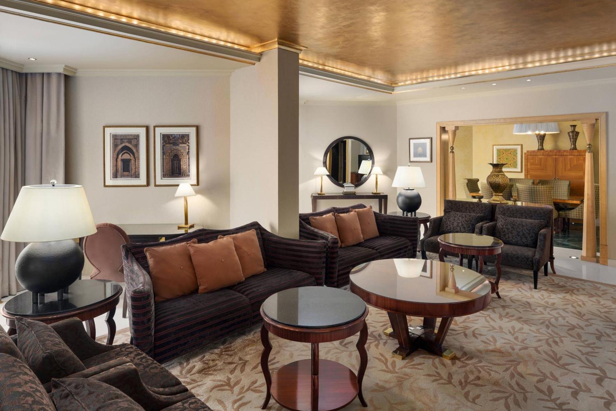 Sheraton Dammam Hotel & Convention Centre Buitenkant foto The Drawing Room
