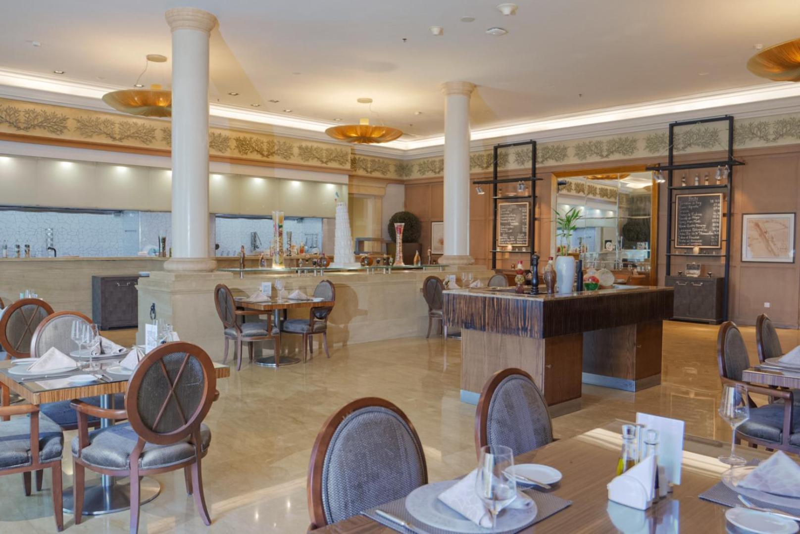 Sheraton Dammam Hotel & Convention Centre Buitenkant foto